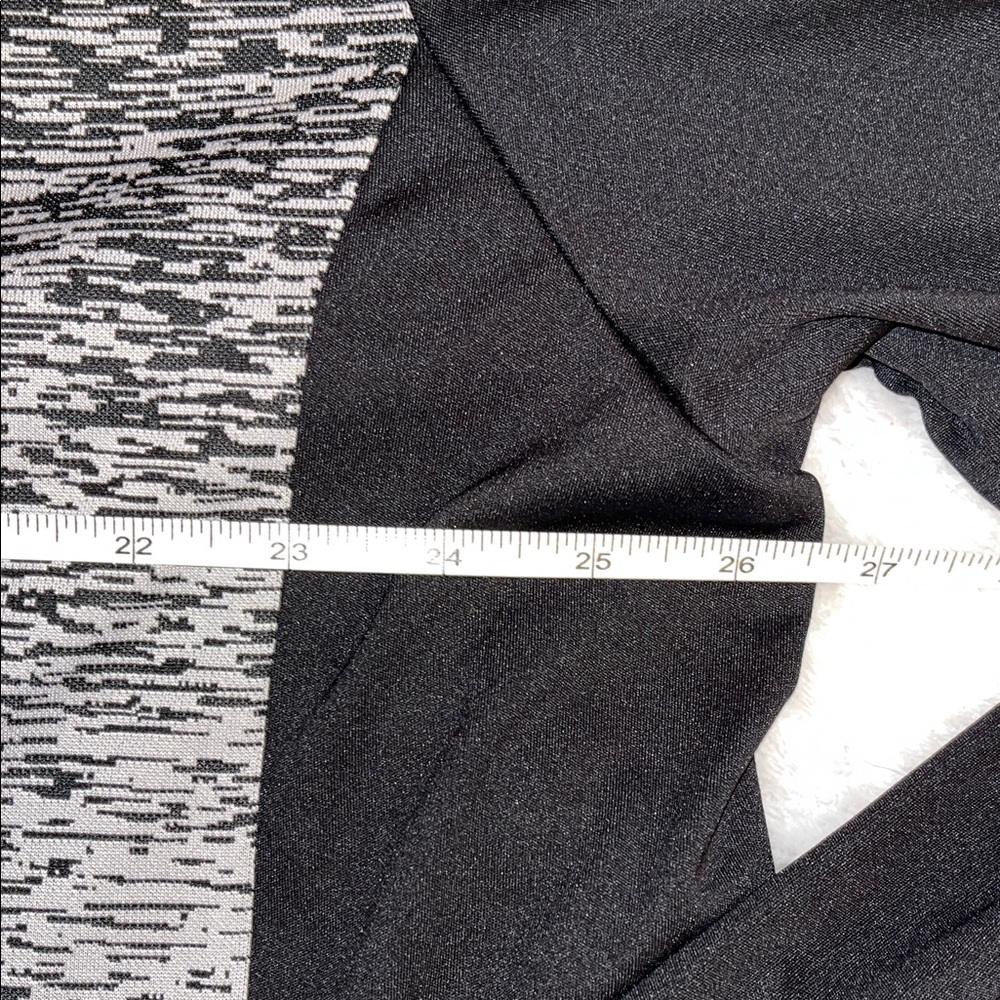 Greg Norman Collection Black and Gray Long Sleeve Tee - Picture 4 of 12